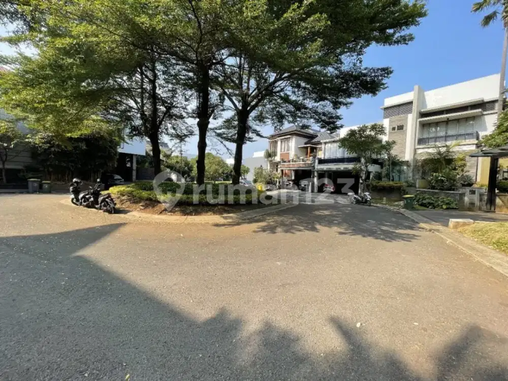 Rumah Dengan Kolam Renang Dekat Pintu Tol Dan Mall Di Bintaro