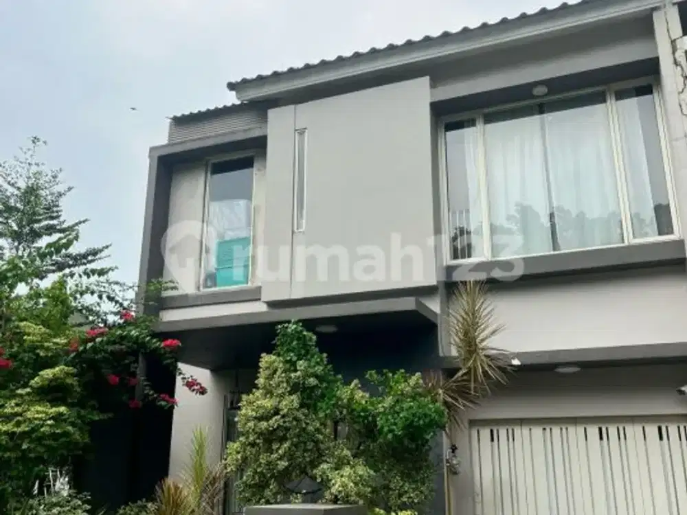 Rumah Dua Lantai.di Dekat dengan Akses KRL dan Pamulang