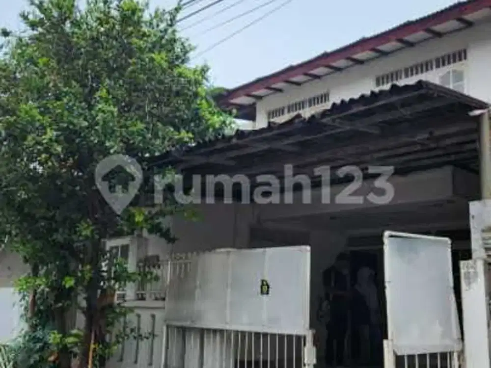 Rumah Butuh Renovasi Dua Lantai Dekat Stasiun Krl Di Bintaro