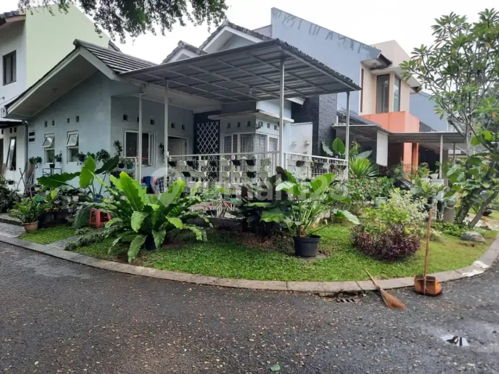 Rumah Siap Huni Di Hoek Dalam Cluster Yang Nyaman