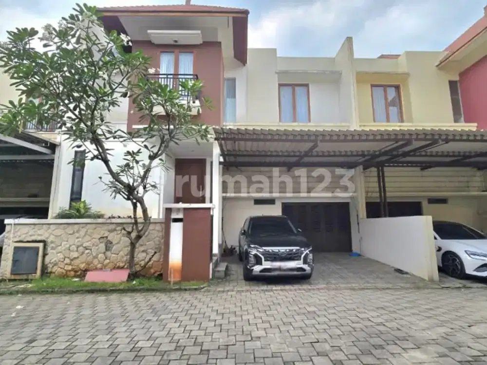 Rumah Dalam Cluster Di Pejaten Dekat Fasilitas Angkutan Umum
