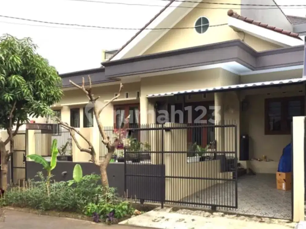 Dijual Rumah Siap Huni Dihoek Dekat Dengan Stasiun Kereta Bintaro