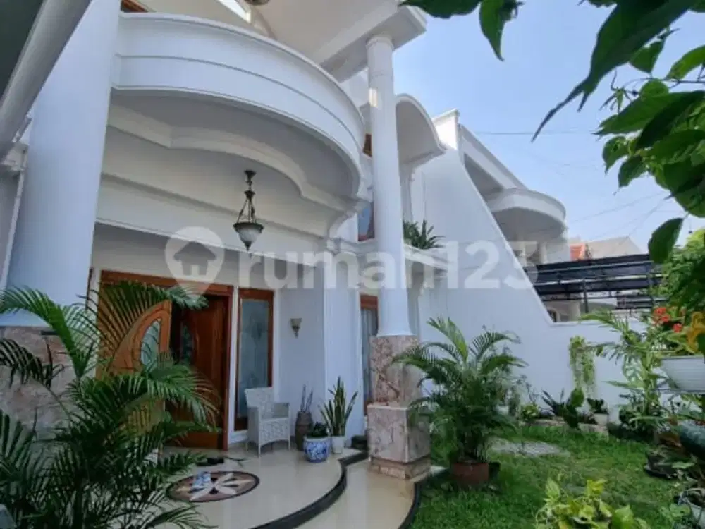 Rumah Dua Lantai Bagus Turun Harga Dekat Mall dan KRL Bintaro