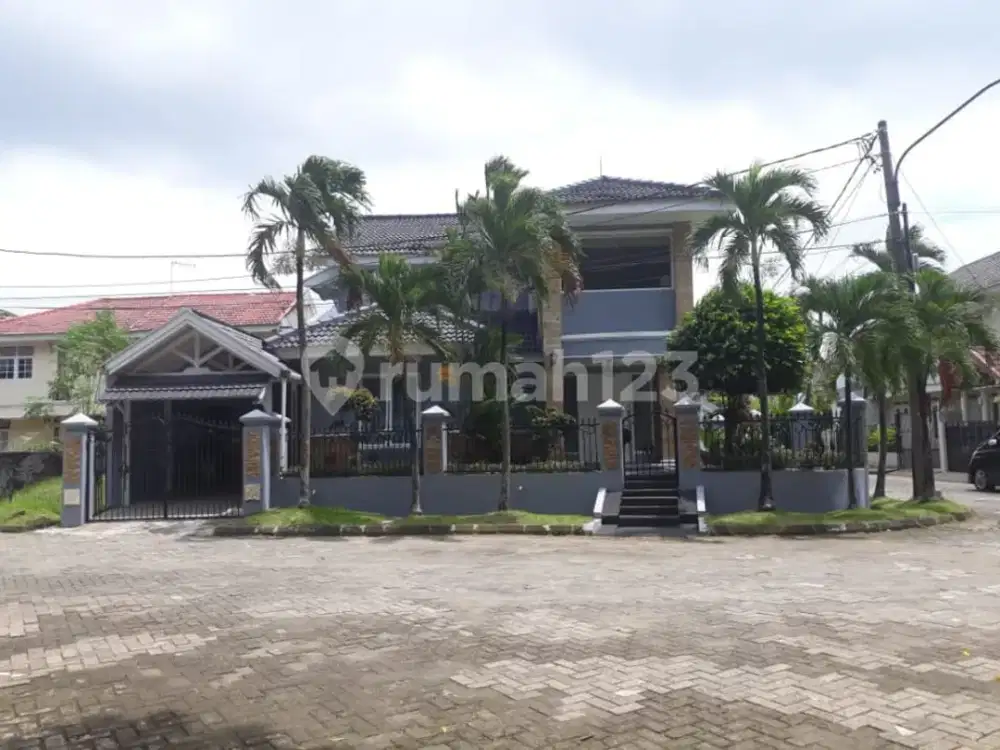 Rumah Hoek Siap Huni Dekat Pintu Tol Di Bintaro