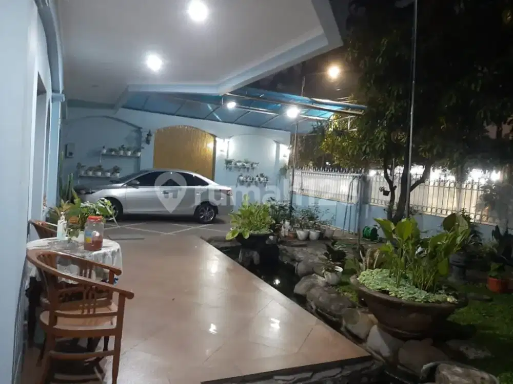 Rumah Pinggir Jalan Siap Huni bisa untuk Usaha di Jakarta Selatan