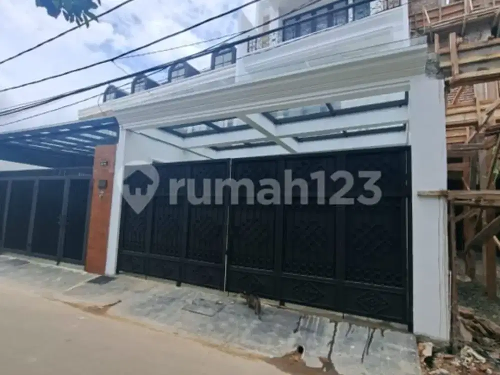 Rumah Modern Dengan Kolam Renang Di Bintaro Jakarta Dekat Tol