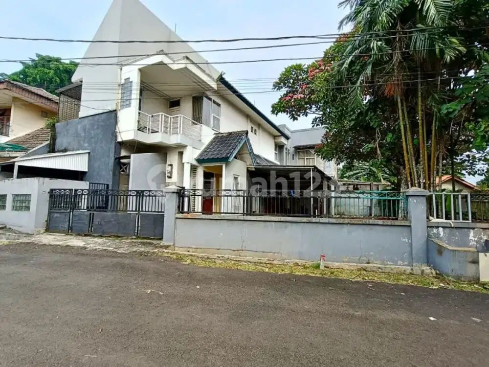 Rumah Tanah Besar Murah Dua Lantai Dekat Akses Tol di Bintaro