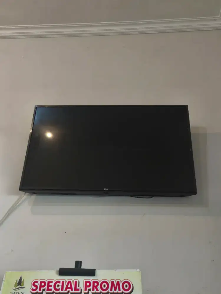 TV LG 32 inch kondisi bagus