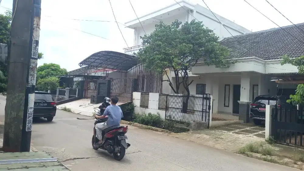 Disewakan rumah bisnis di jatibening, Bekasi Selatan.