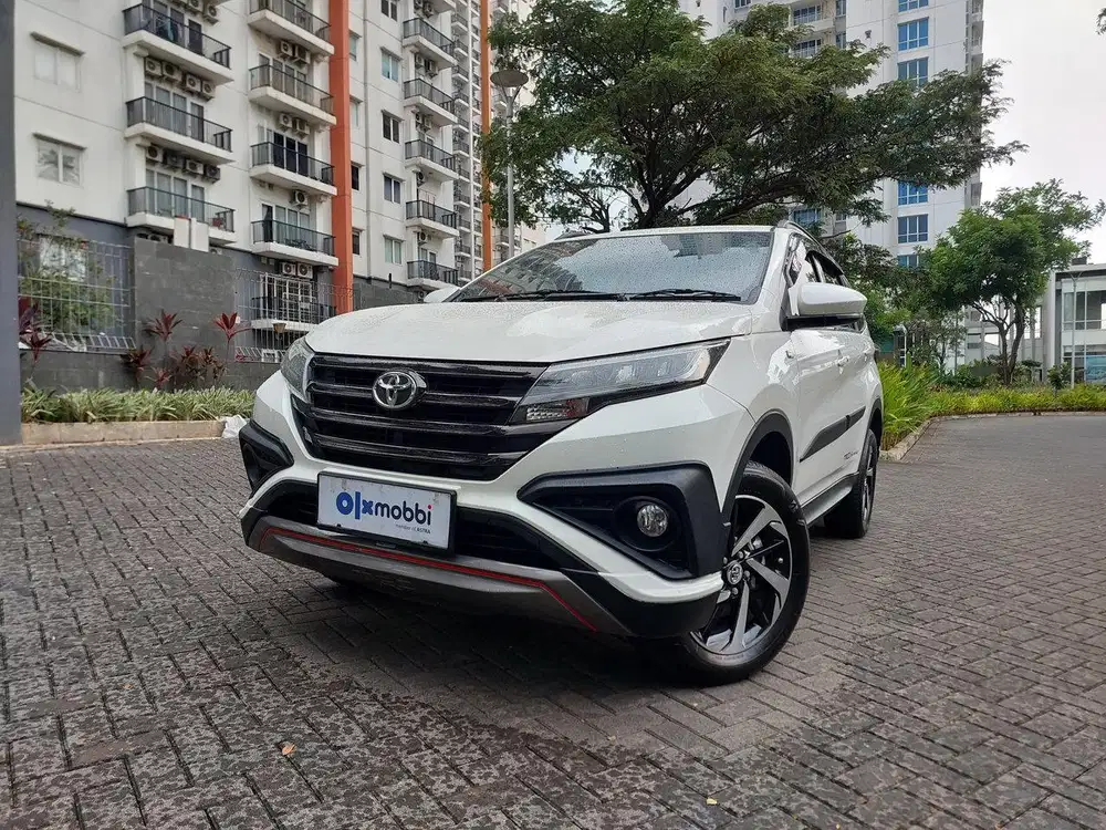 TDP 1 JUTA Toyota Rush 1.5 TRD Sportivo Bensin-AT 2018 Putih CSZUB