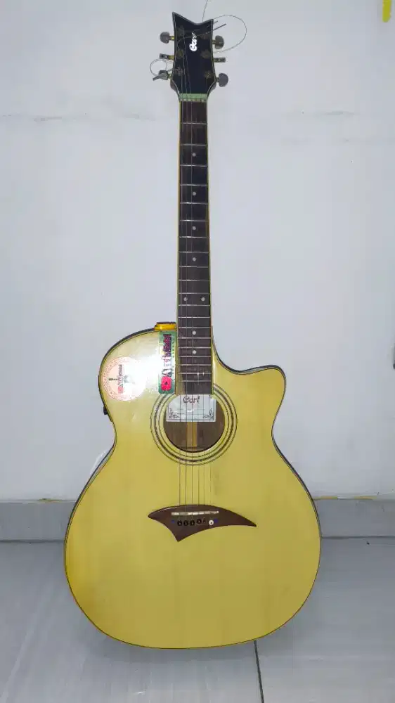 Dijual gitar guitar merek cord mantab