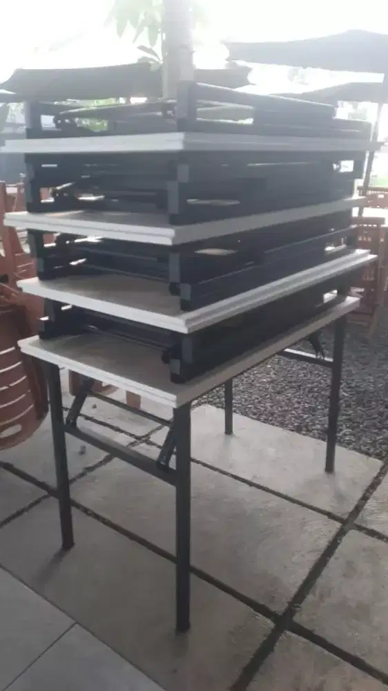 Meja lipat melamin