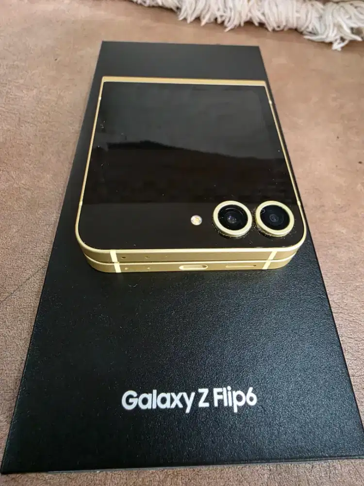 Samsung Flip 6 12GB | 256GB