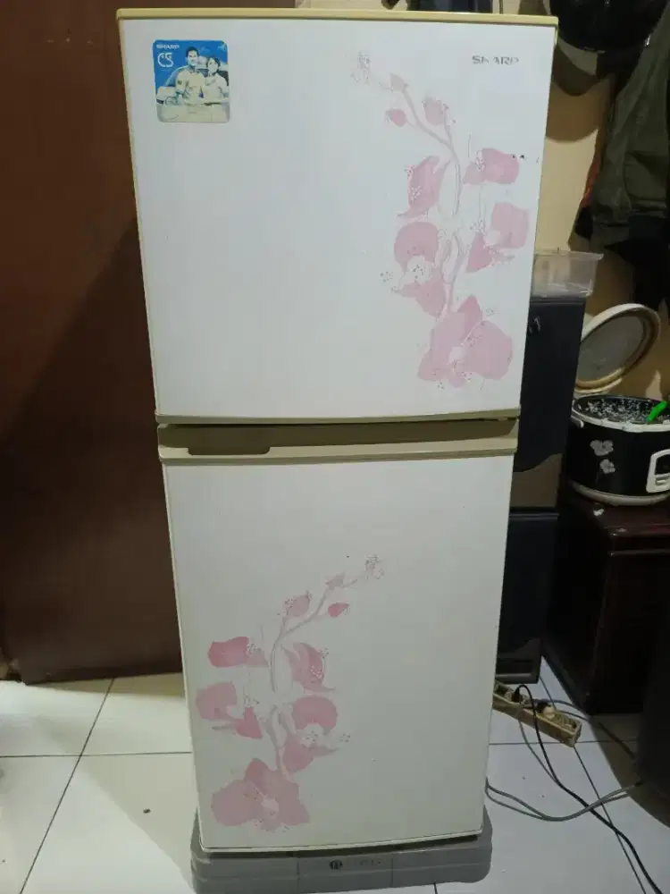 KULKAS 2 PINTU MERK SHARP ORSINILAN NORMAL SIAP PAKAI