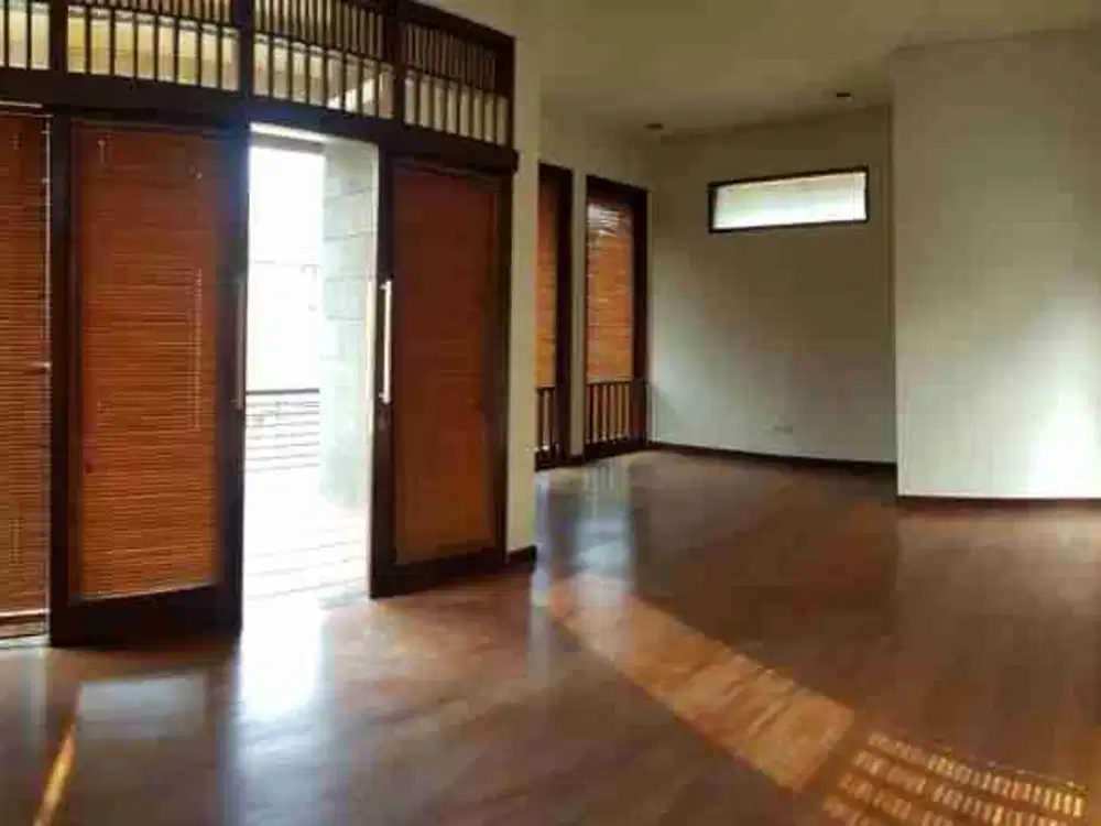 Dijual Rumah di Setraduta
