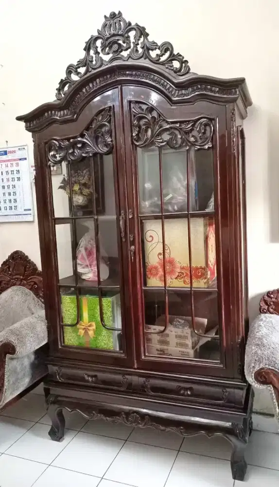 Lemari hias jati jepara