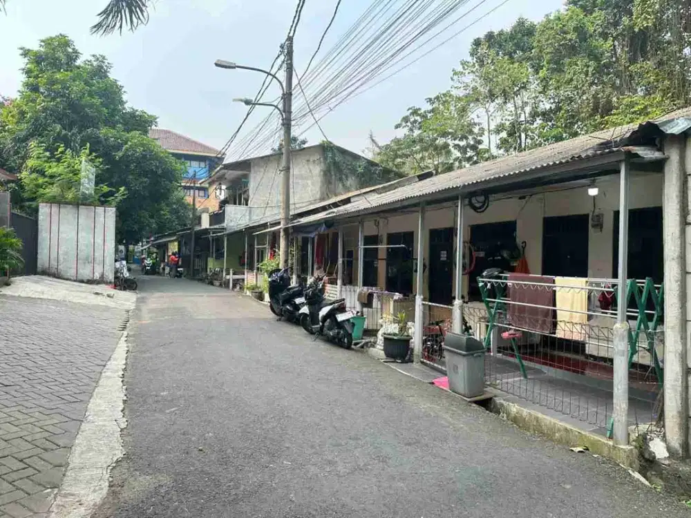 dijual rumah kontrakkan,lokasi sangat strategis, cocok untuk usaha, hanya 50 meter jalan kaki ke akses jalan bus transjakarta blok M- pesanggrahan dan jatlingko lebak bulus-pesanggrahan, lokasi jarang ada dan harga terjangkau, bisa beli per satu rumah har