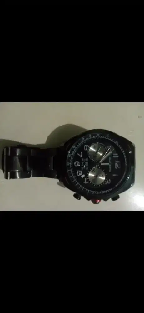 Jam TANGAN ELIZABETH DAN CAMERA ACTION KOGAN.saya jual 2 Produk.