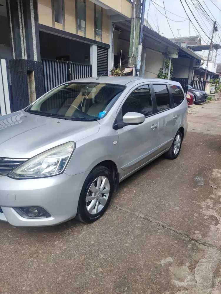 Nissan Grand Livina 1.5 XV AT 2016 Silver - Terawat, Siap Pakai