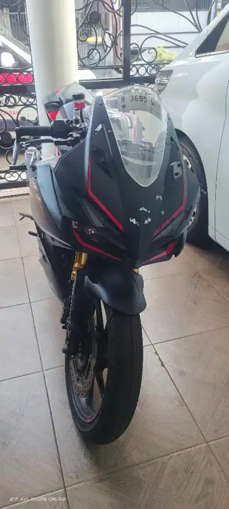 Honda CBR ABS 250 CC ,mulus jarang pakai km 6000