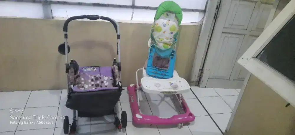 DIJUAL STROLLER, BABY WALKER, DAN BABYBATHER