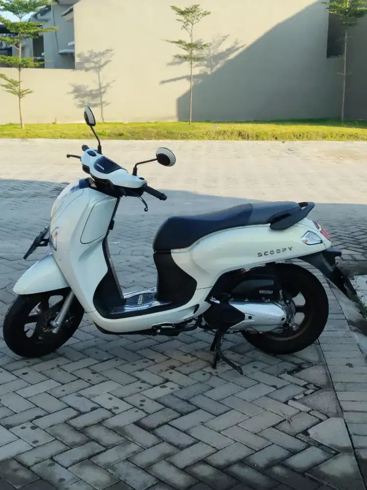 Honda Scoopy Prestige Des 2024 - Putih Doff - Low KM 9.400