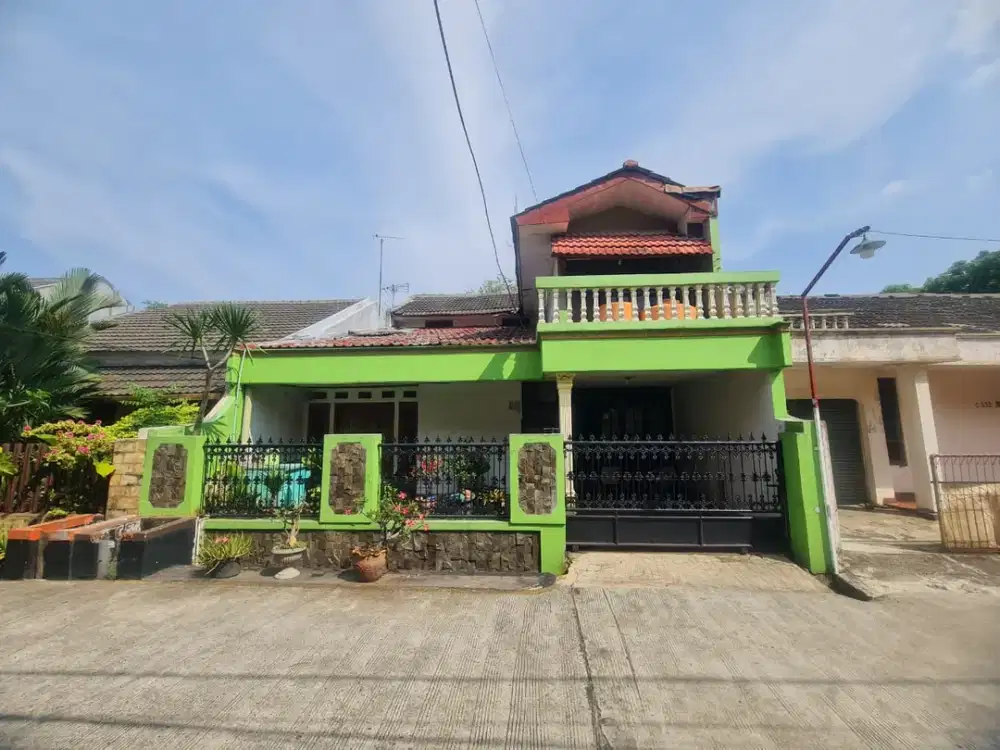 Rumah dijual 2 Lantai, Nempel Galaxy, Bekasi dekat Tol Becakayu