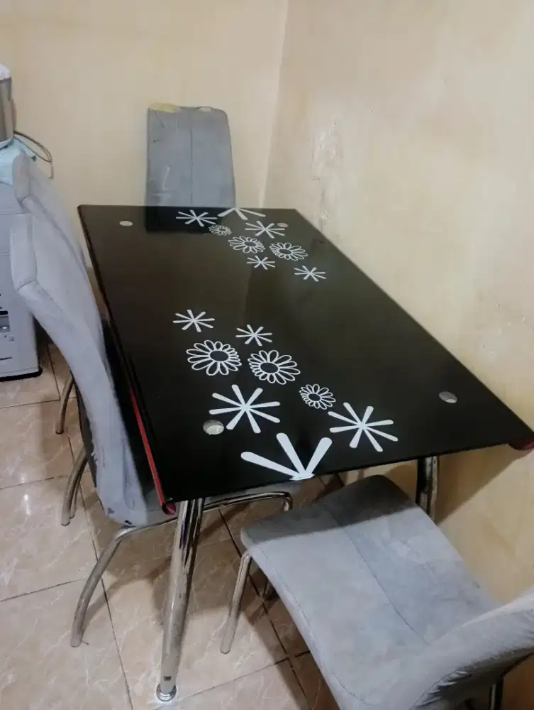 1 Set Meja makan kaca