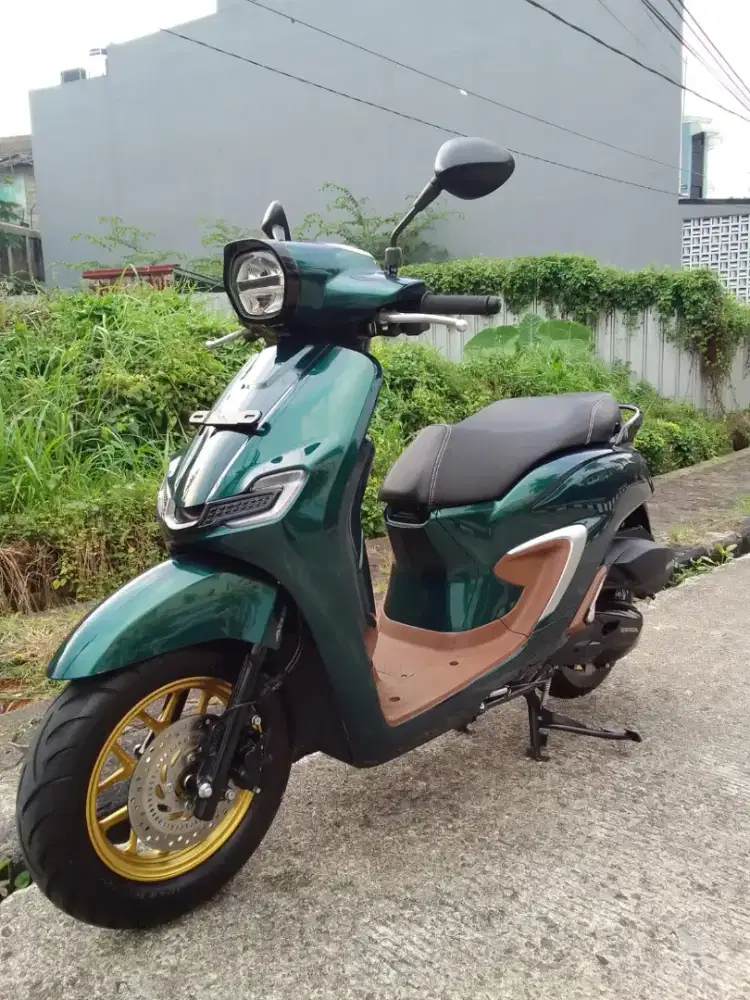 Honda Stylo ABS hijau  atas nama sendiri km 2000 an