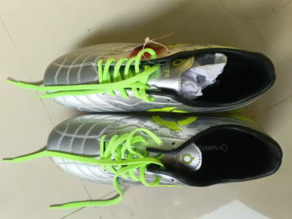 Sepatu Bola / Mini Soccer / Futsal