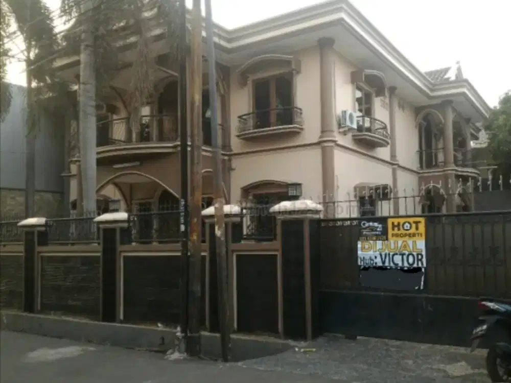 Turun Harga!! Dijual Rumah Mewah di Utan, Kayu, Jakarta Timur