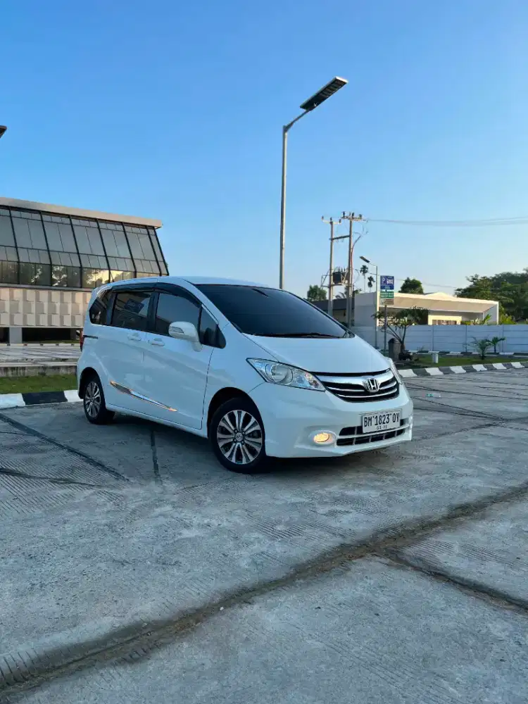 Honda Freed SD Automatic