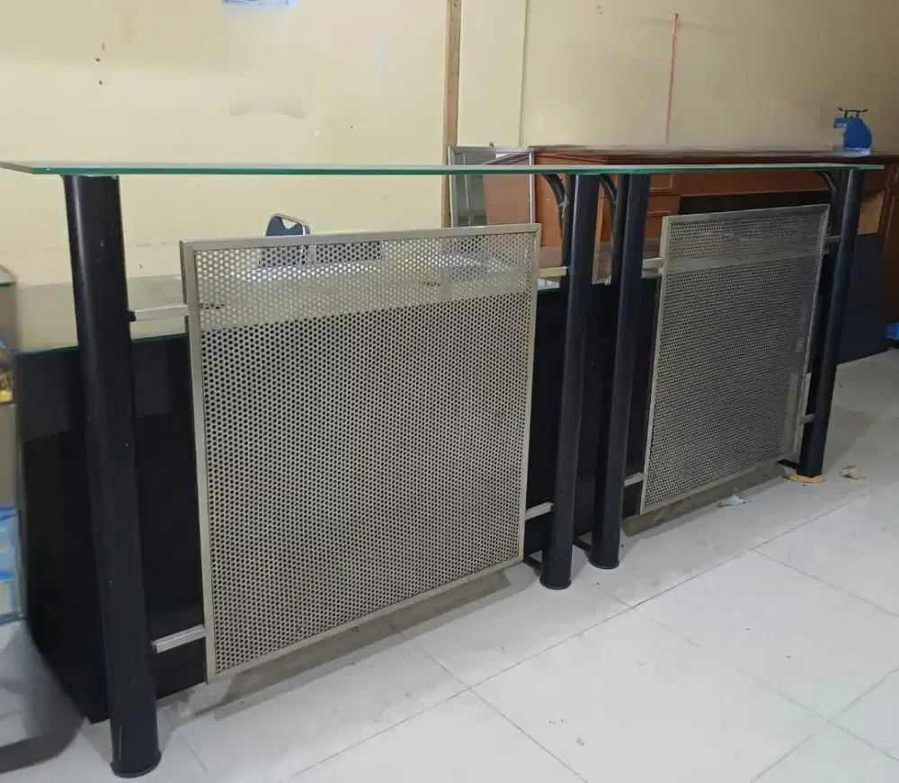 Meja kasir besar