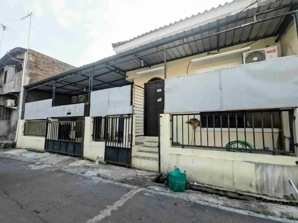 rumah kost cewek furnish lengkap full huni dekat kampus UNS di jebres