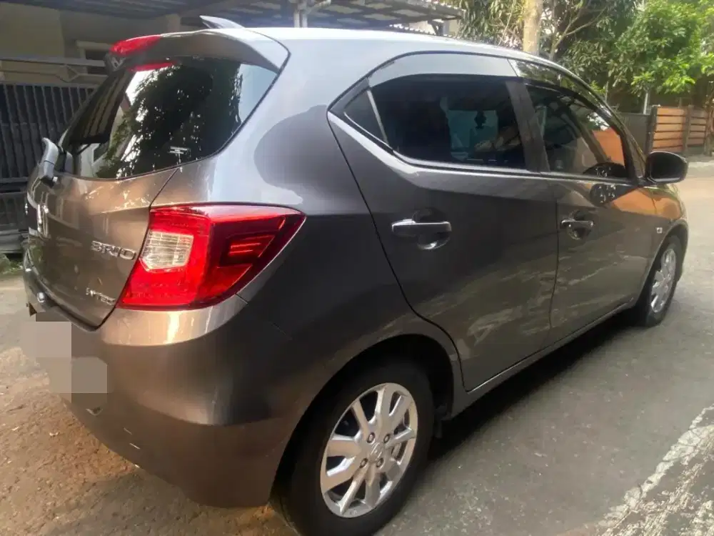 Honda Brio E AT 2022 km rendah