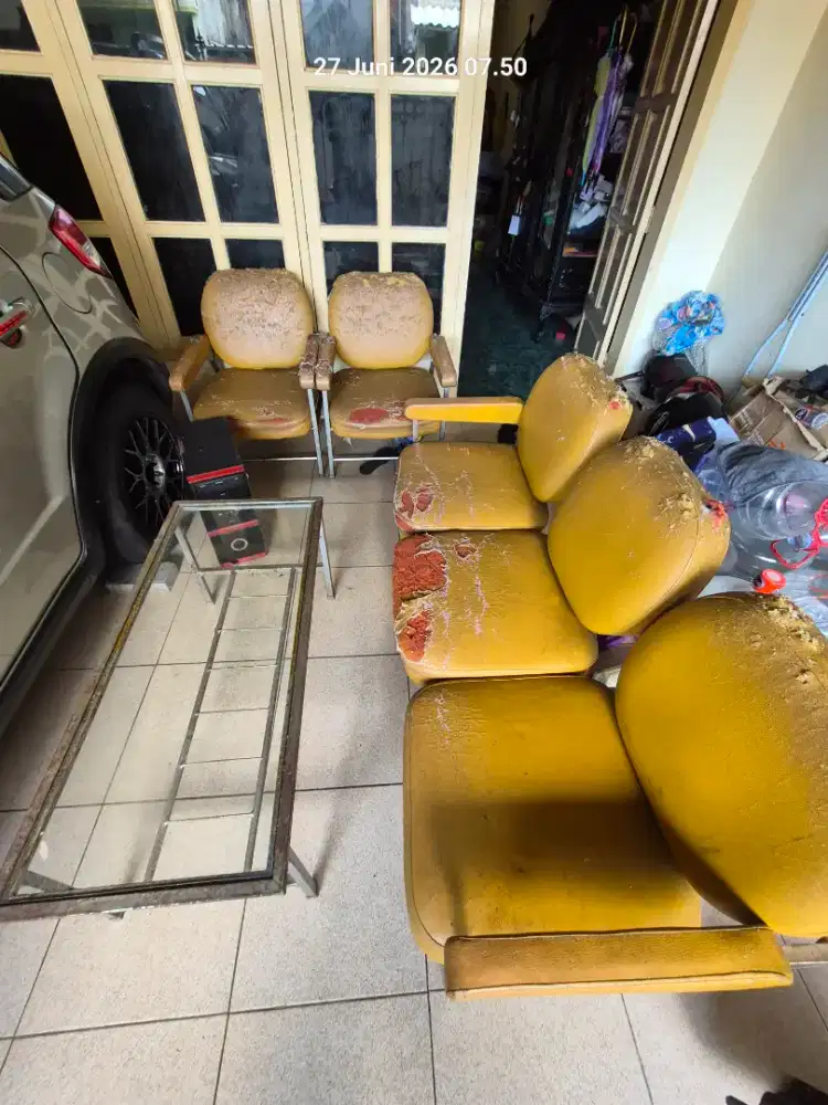 Sofa estetik cocok untuk cafe 2 jadul sepeda lipat phonix