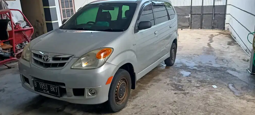 Toyota Avanza 2011 Bensin