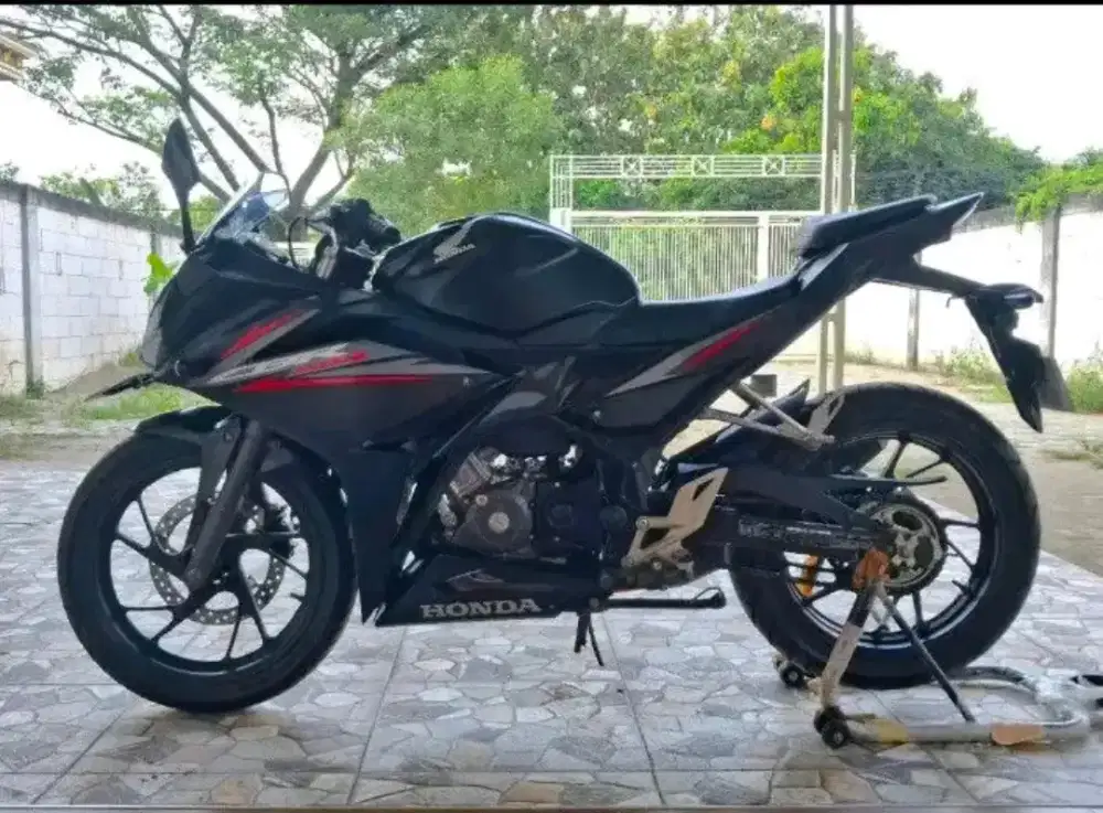 Honda CBR 150R 2020 FACELIFT  (NEGO DITEMPAT)