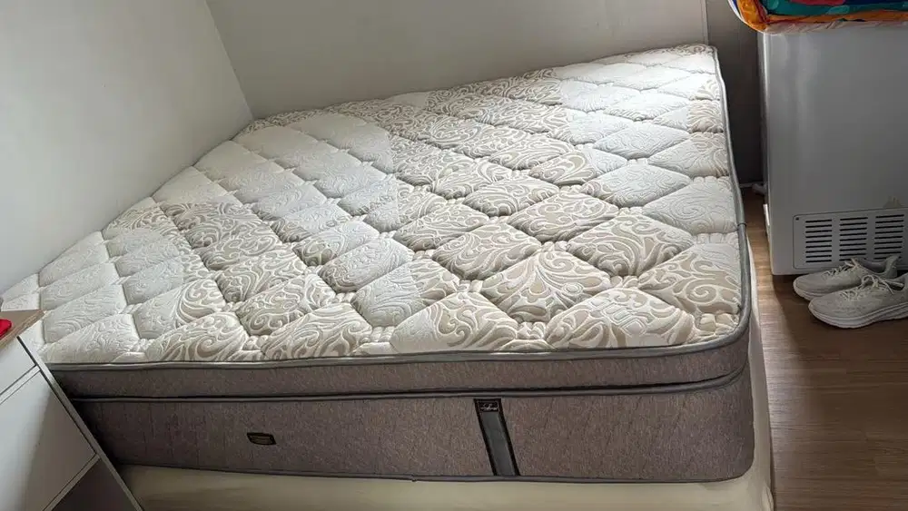 Kasur lady americana 180x200 90 persen baru