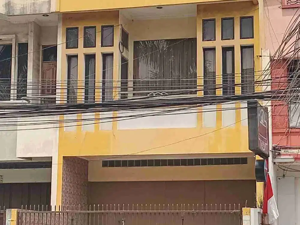 disewakan ruko 3lantai di taman kopo indah ll