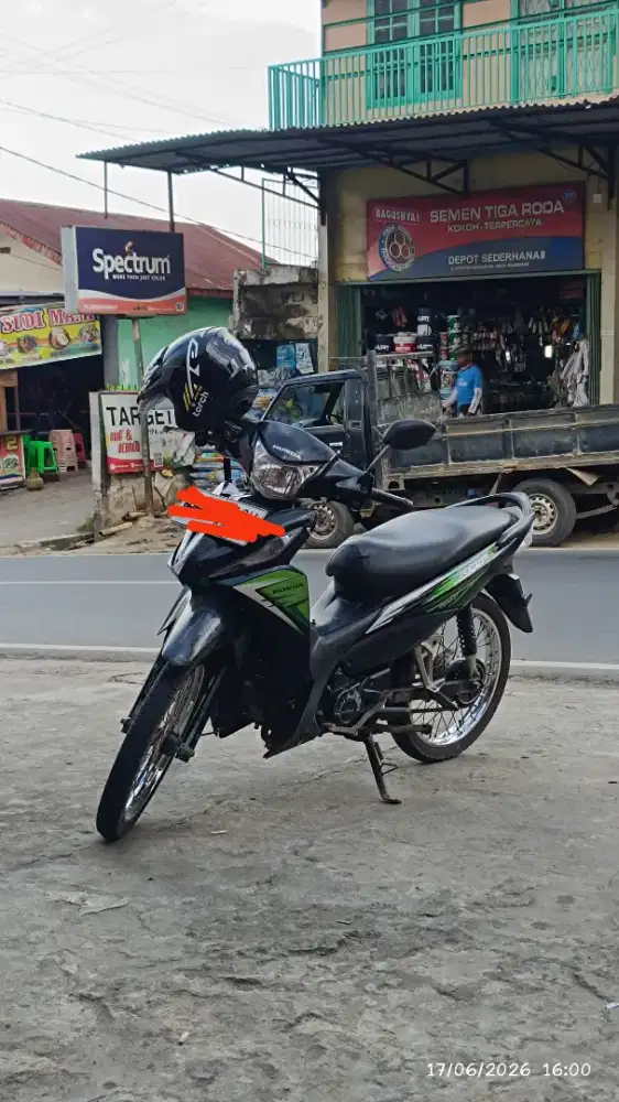 JUAL MOTOR REVO