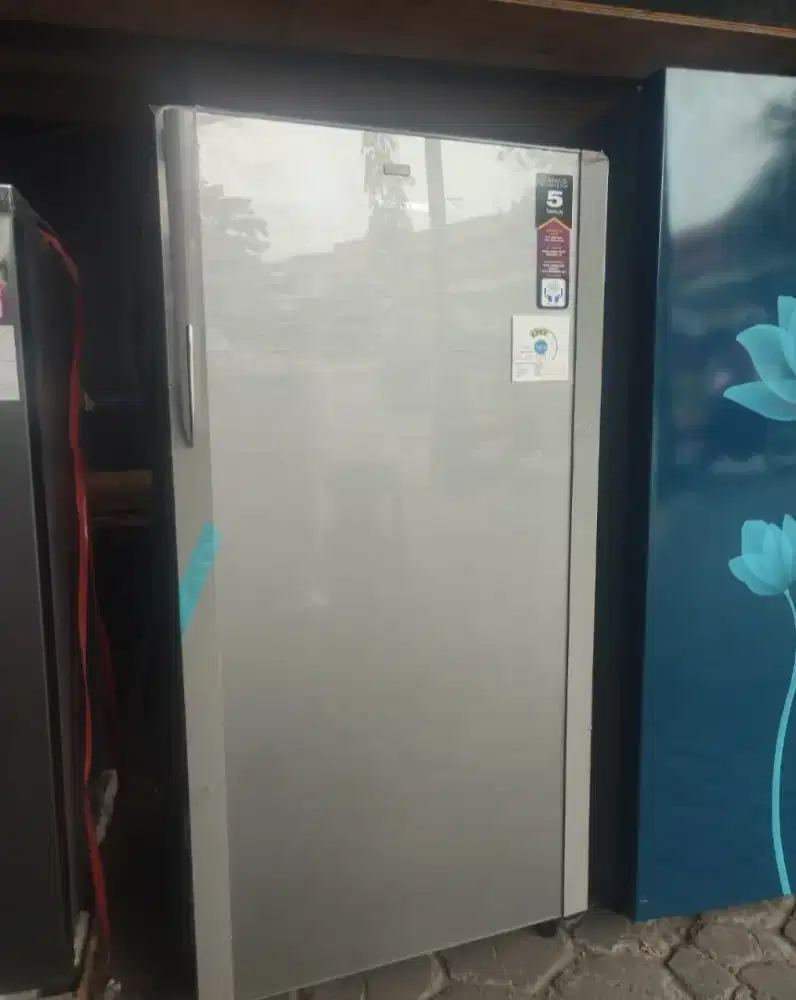 KULKAS 1 PINTU POLYTRON PRA 16DMS