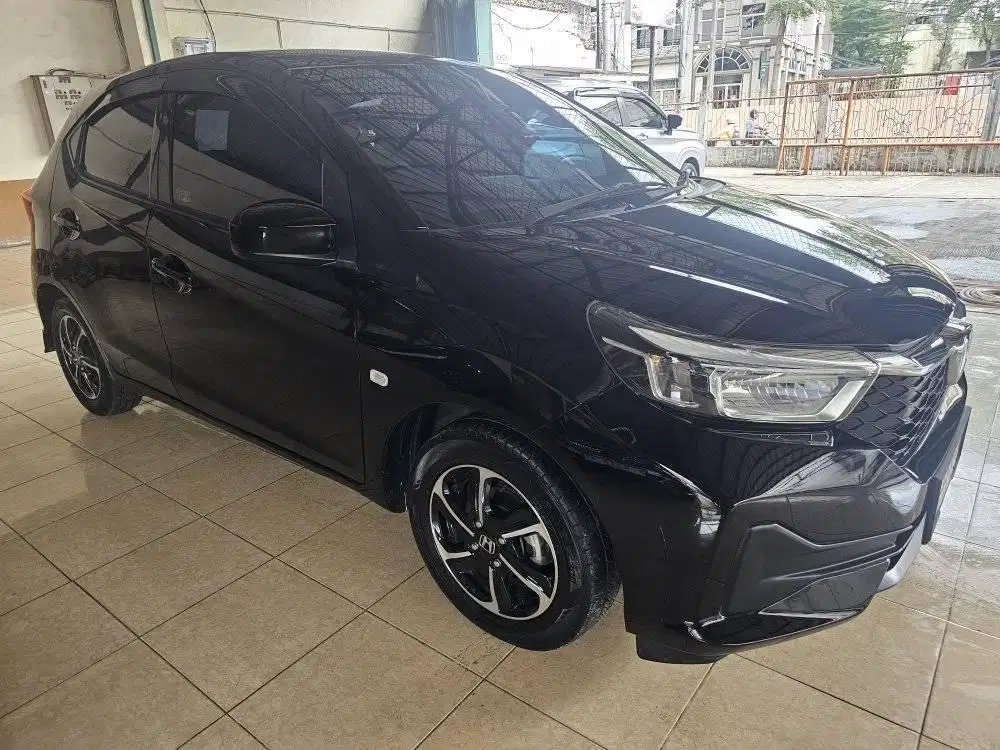 Honda All New Brio 1.2 E CVT 2024 Hitam