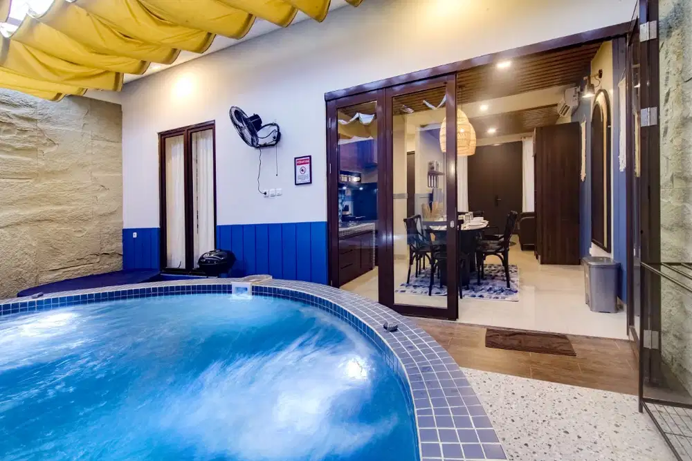 Rumah Mewah Full Furnish kolam renang 4 kamar hanya Rp. 110 jt / tahun