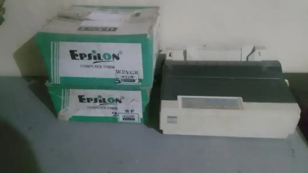 Printer dan 2 box kertas printer