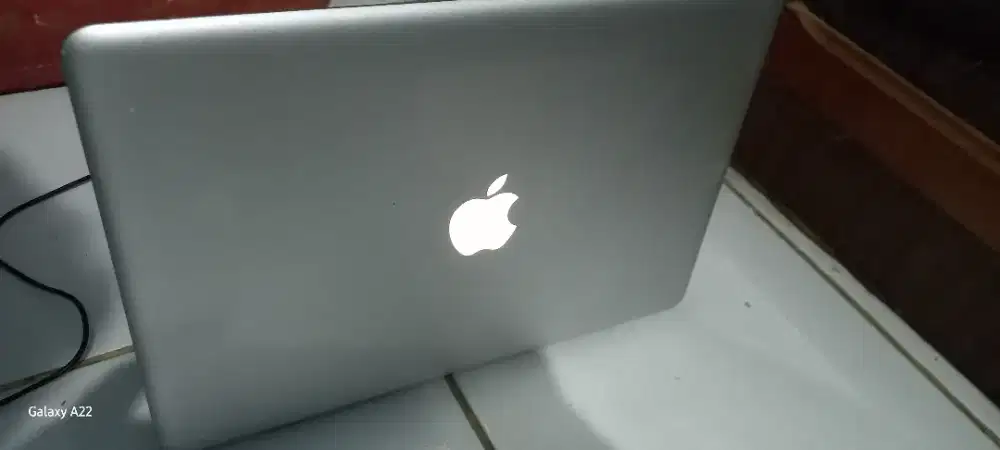 MacBook Pro 13 A1278 core i5 Minus Layar garis vertikal
