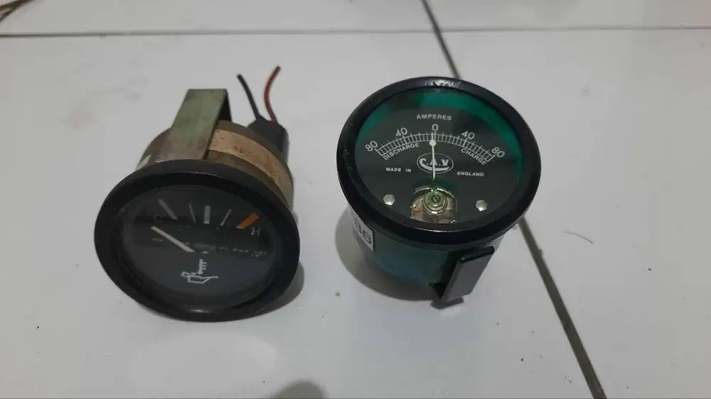 Land Rover Defender Wolf 300Tdi Oil Temp Gauge dan Ammeter