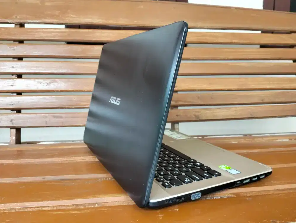 Asus x441uv gen 7/VGA Nvidia GeForce 920mx multimedia oke