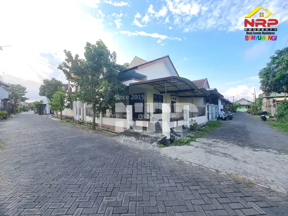 Dijual Rumah Hook 2 Lantai di Banyuwangi Kota.