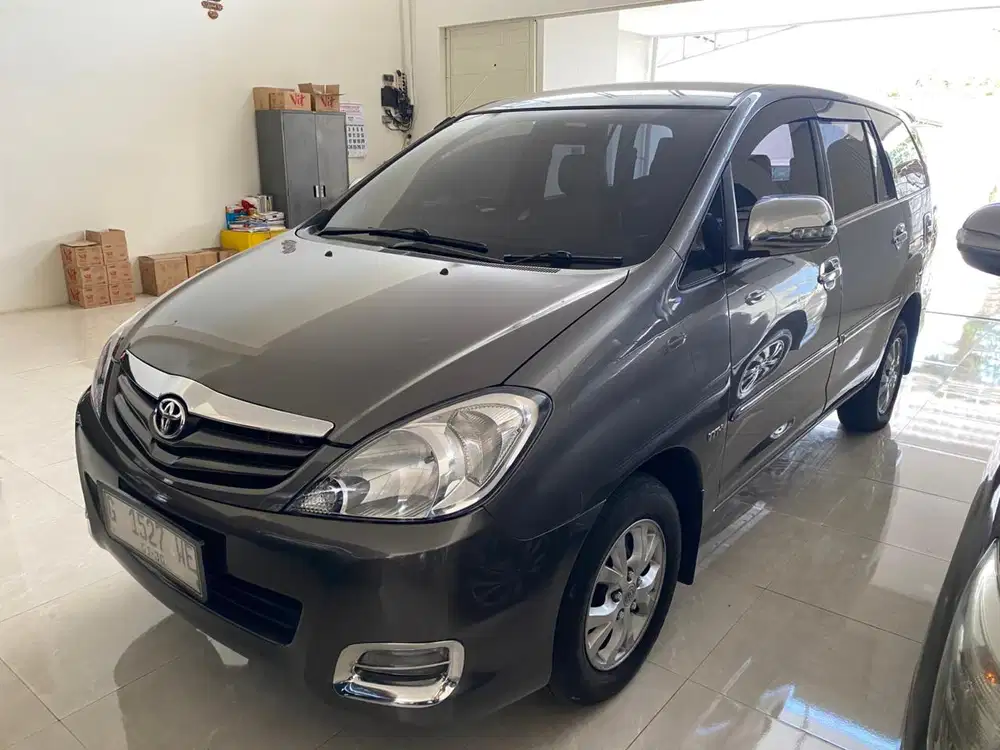 Toyota Kijang Innova 2009 Bensin